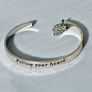 Cute NRQ cuff bracelet with rhinestones heart